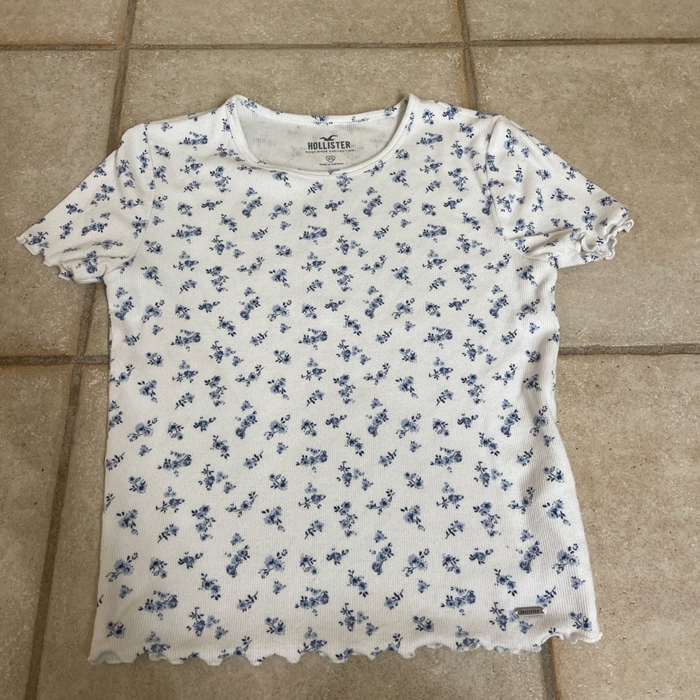 Floral Hollister blouse with lettuce edge